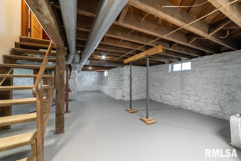 1805 Spring Street Quincy, IL 62301 - Photo 15 of 19 Gallery Image 15