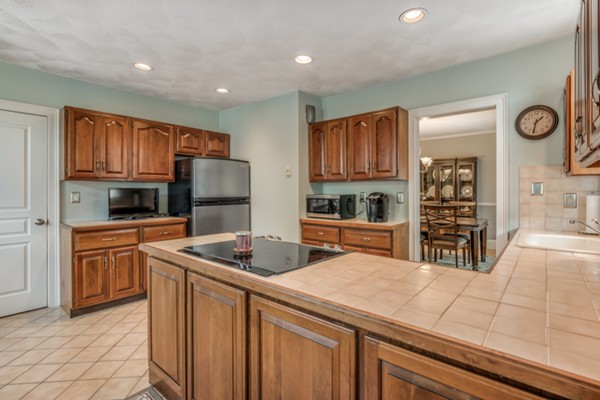 86 Mooreland Road Melrose, MA 02176 - Photo 13 of 30