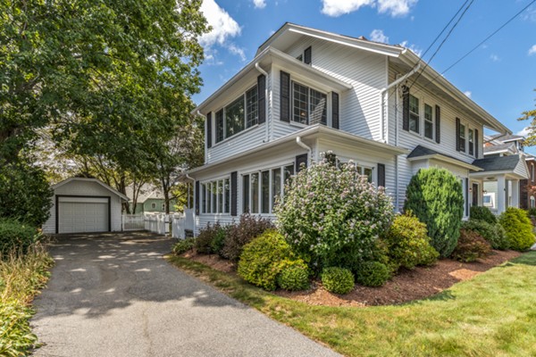 86 Mooreland Road Melrose, MA 02176 - Photo 2 of 30