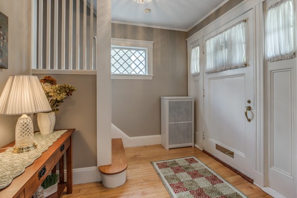 86 Mooreland Road Melrose, MA 02176 - Photo 5 of 30