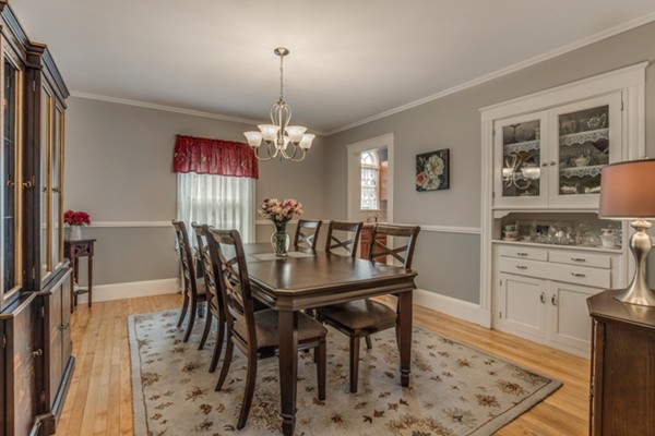 86 Mooreland Road Melrose, MA 02176 - Photo 9 of 30