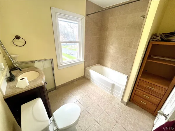 $2,000 | 173 East Genesee Street, Unit 171, Auburn, NY 13021