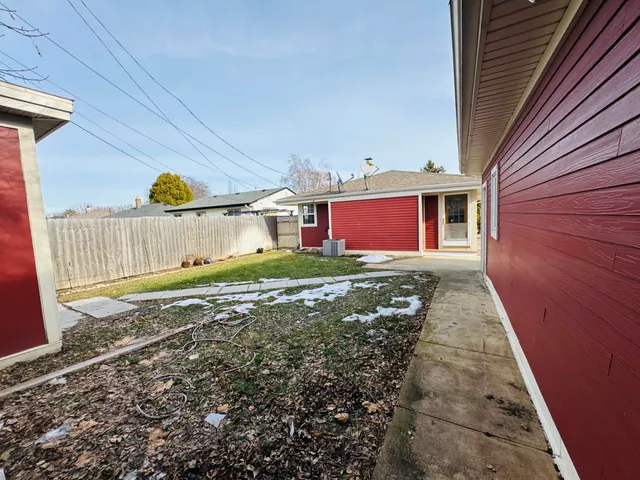 $285,000 | 2524 Loraine Avenue, Racine, WI 53404