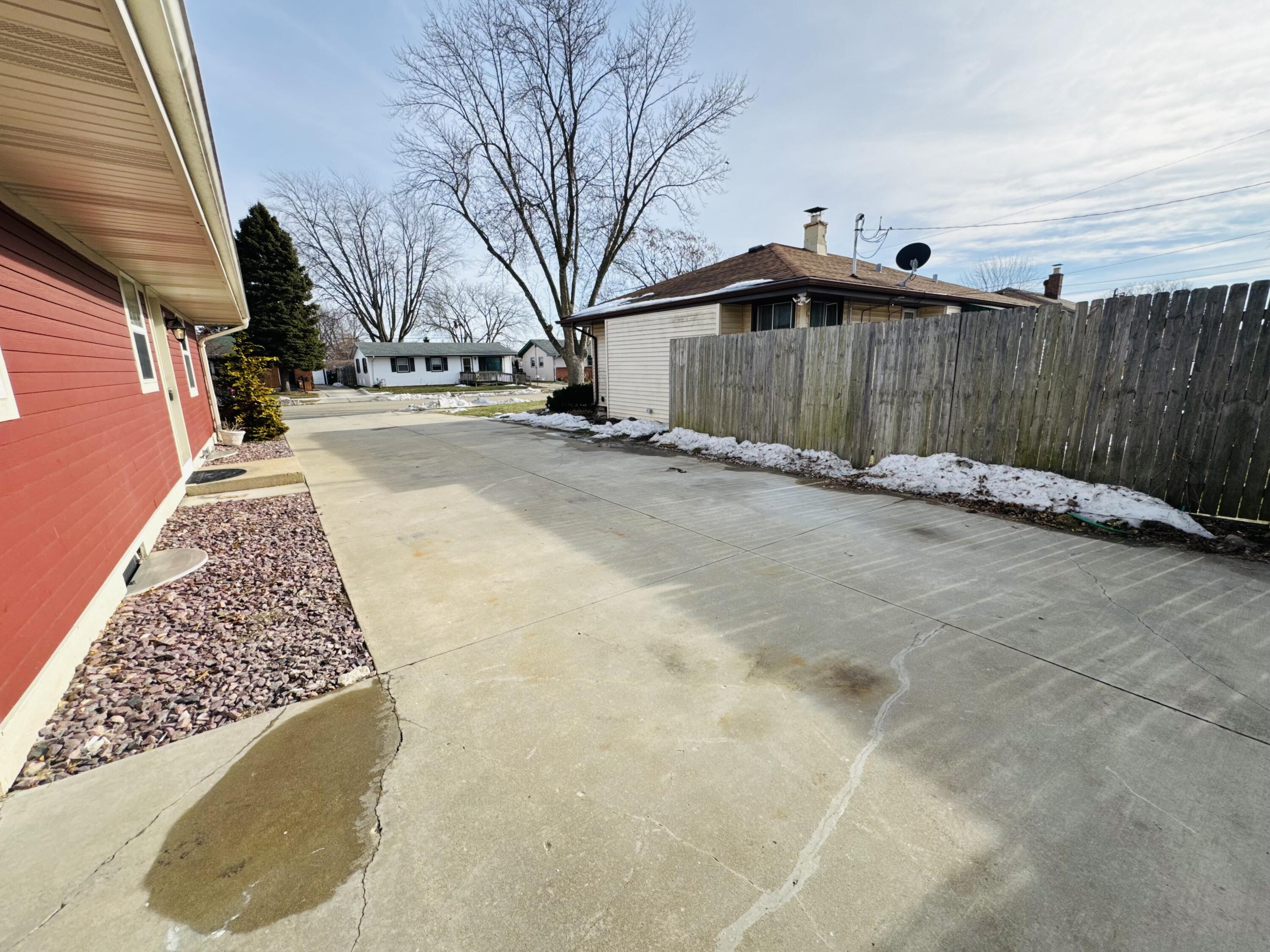 2524 Loraine Avenue Racine, WI 53404 - Photo 17 of 17 IMG_2888