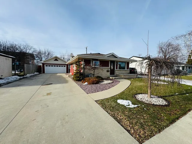 $285,000 | 2524 Loraine Avenue, Racine, WI 53404
