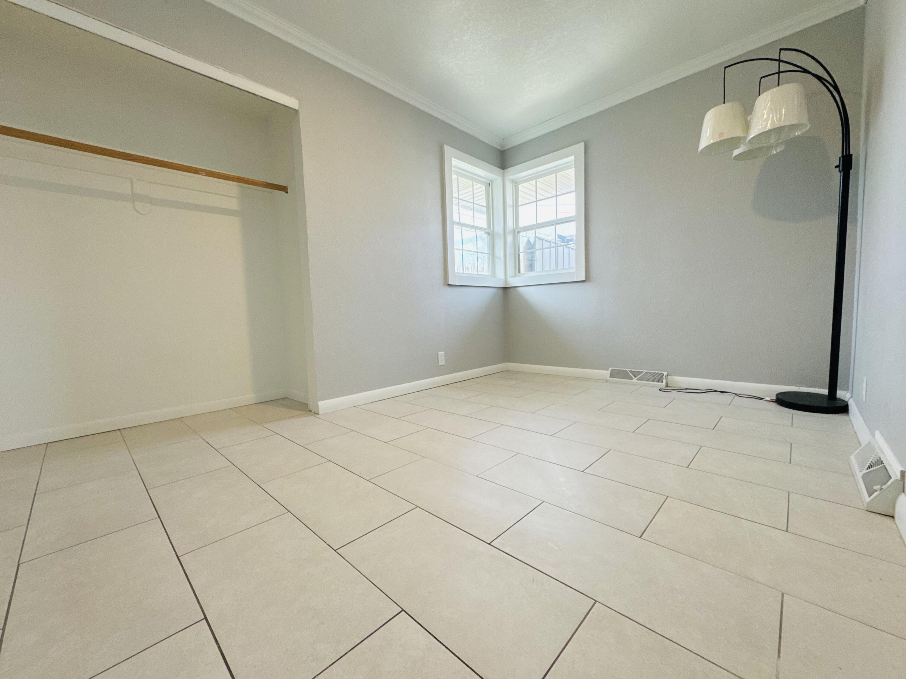 2524 Loraine Avenue Racine, WI 53404 - Photo 9 of 17 IMG_2883