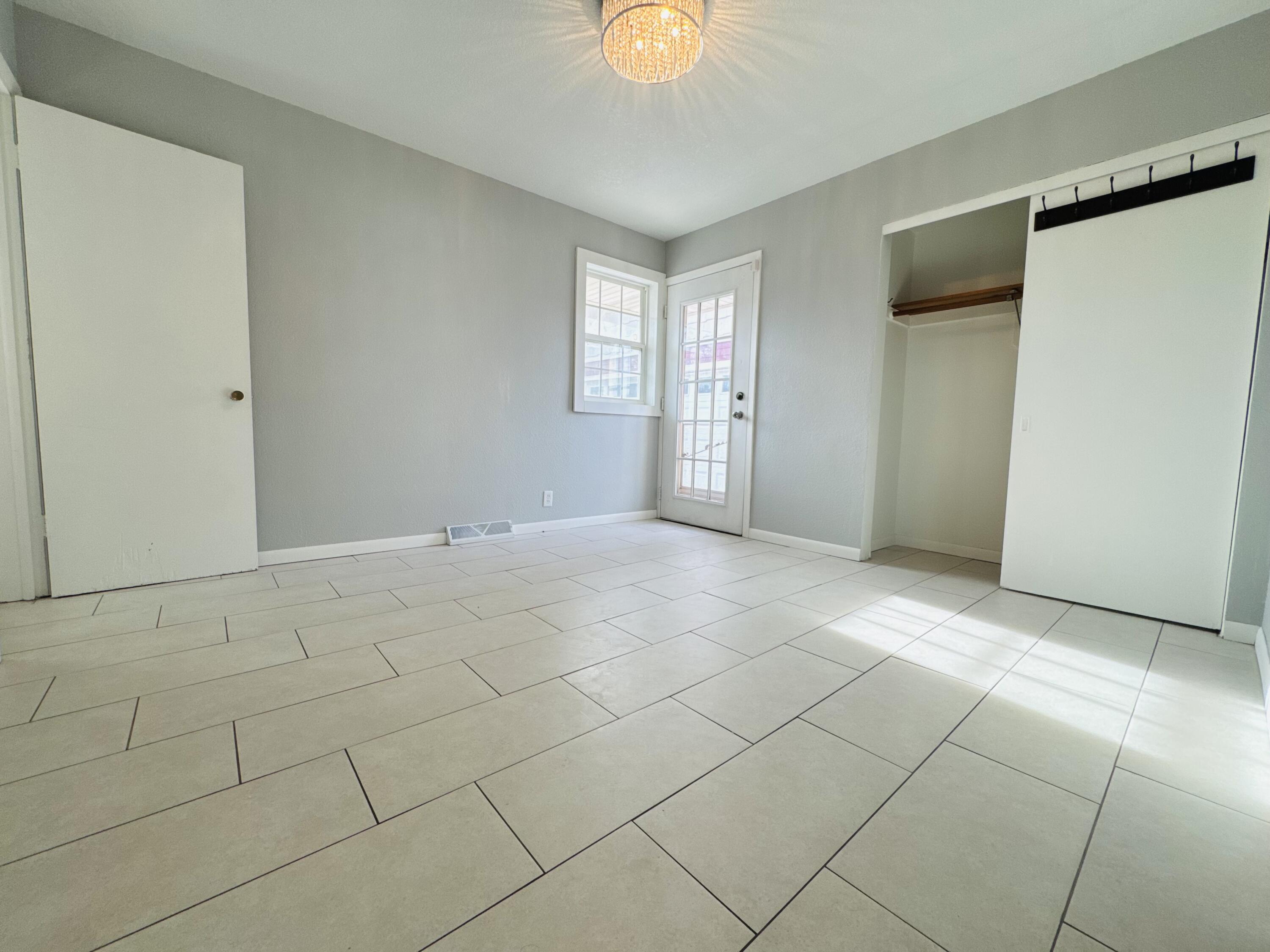 2524 Loraine Avenue Racine, WI 53404 - Photo 10 of 17 IMG_2882