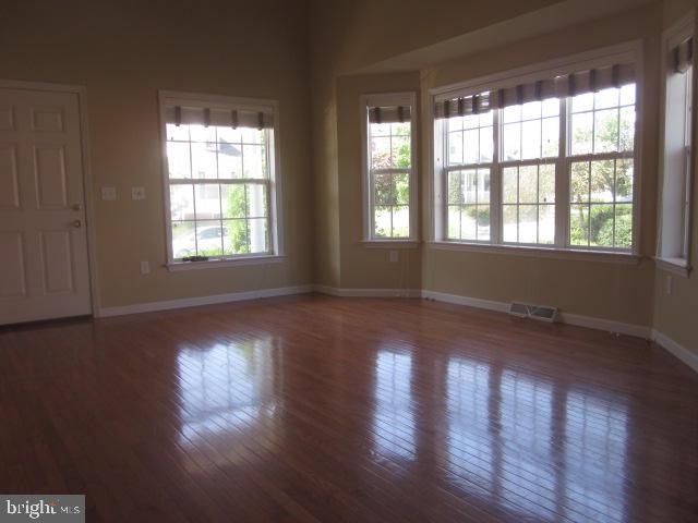 630 Chatham Way Lititz, PA 17543 - Photo 2 of 23