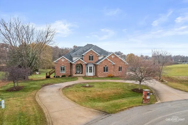 $597,900 | 10167 East Deer Creek Lane, Rochelle, IL 61068