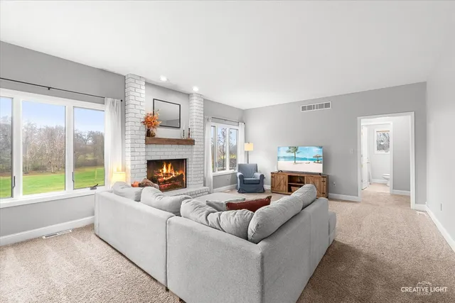 $597,900 | 10167 East Deer Creek Lane, Rochelle, IL 61068