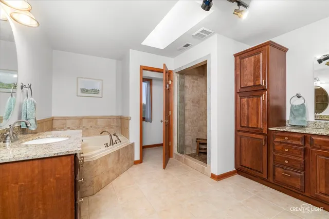 $597,900 | 10167 East Deer Creek Lane, Rochelle, IL 61068