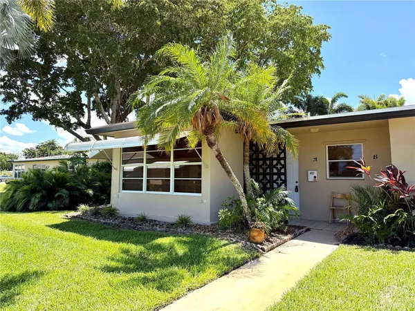 $200,000 | 1042 North Drive, Unit A, Delray Beach, FL 33445