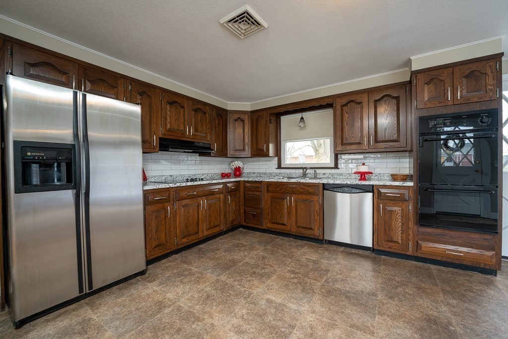 73 Mathieu Drive Chicopee, MA 01020 - Photo 6 of 36 Gallery Image 6