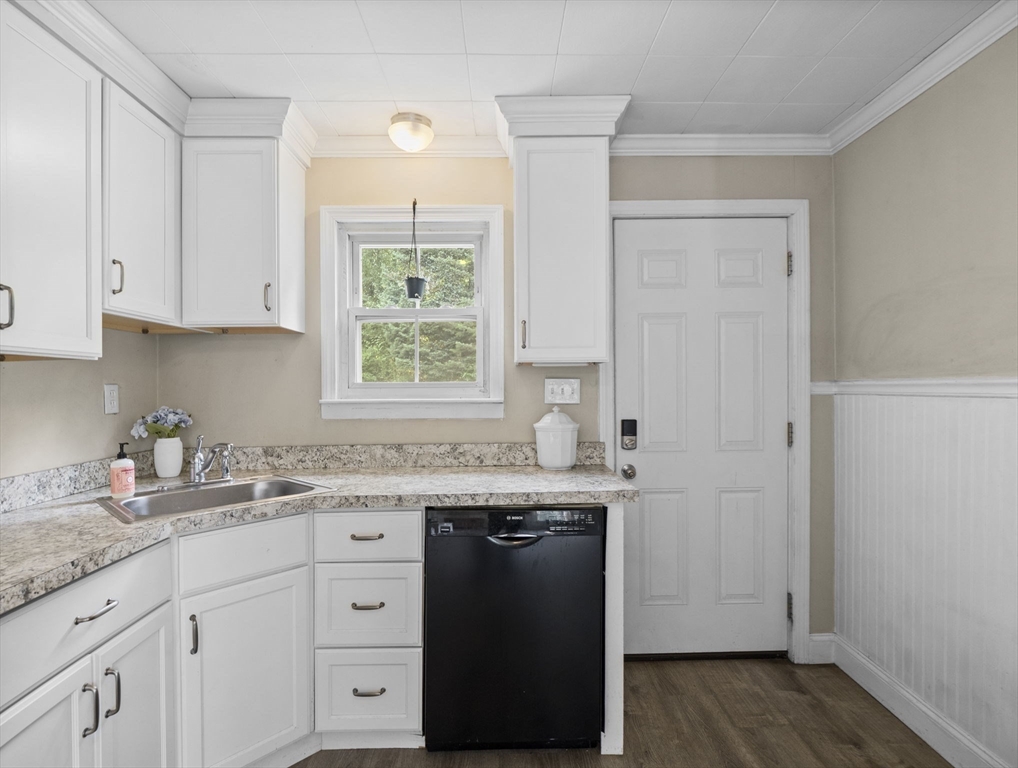 335 Granite Street Worcester, MA 01607 - Photo 7 of 32 Gallery Image 7