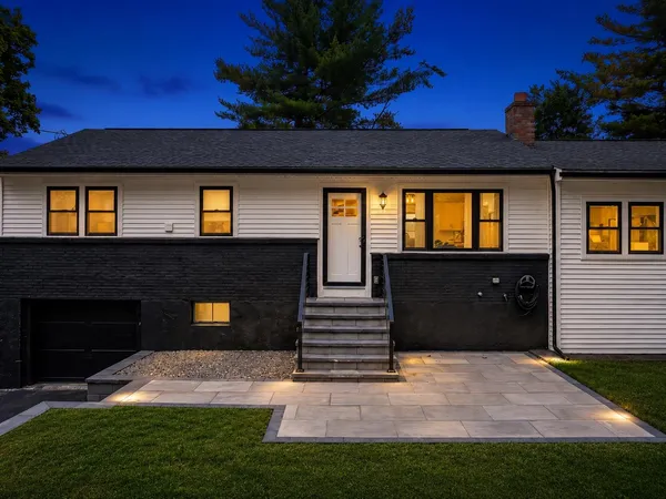 $769,000 | 11 Hanson Avenue, Salem, NH 03079