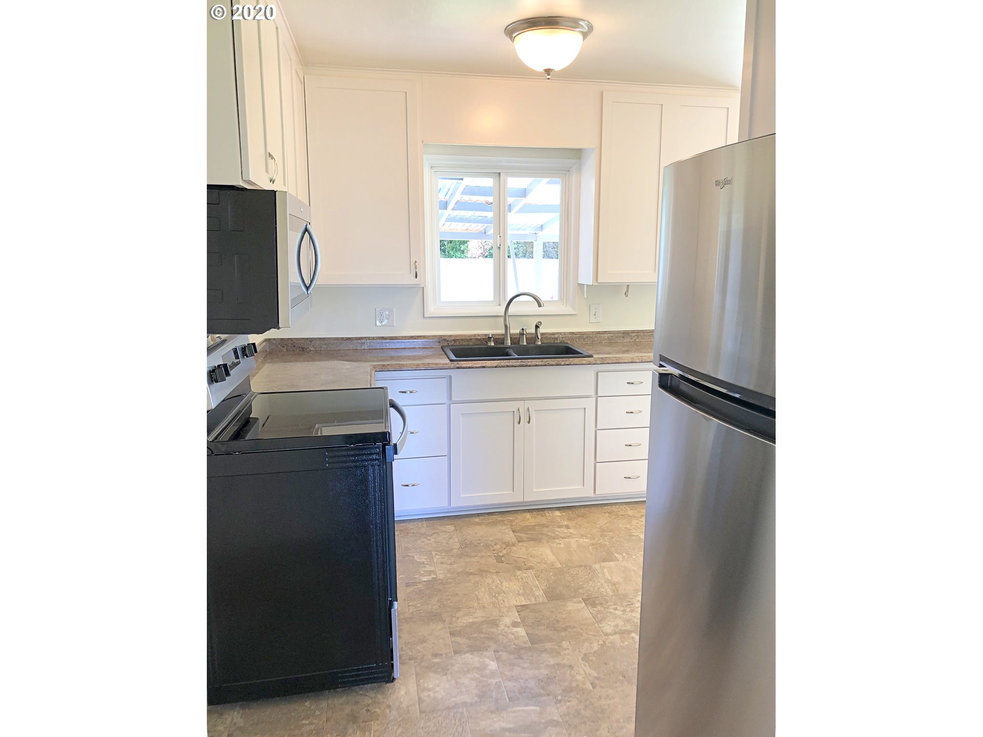 1121 Darlene Avenue Springfield, OR 97477 - Photo 14 of 28