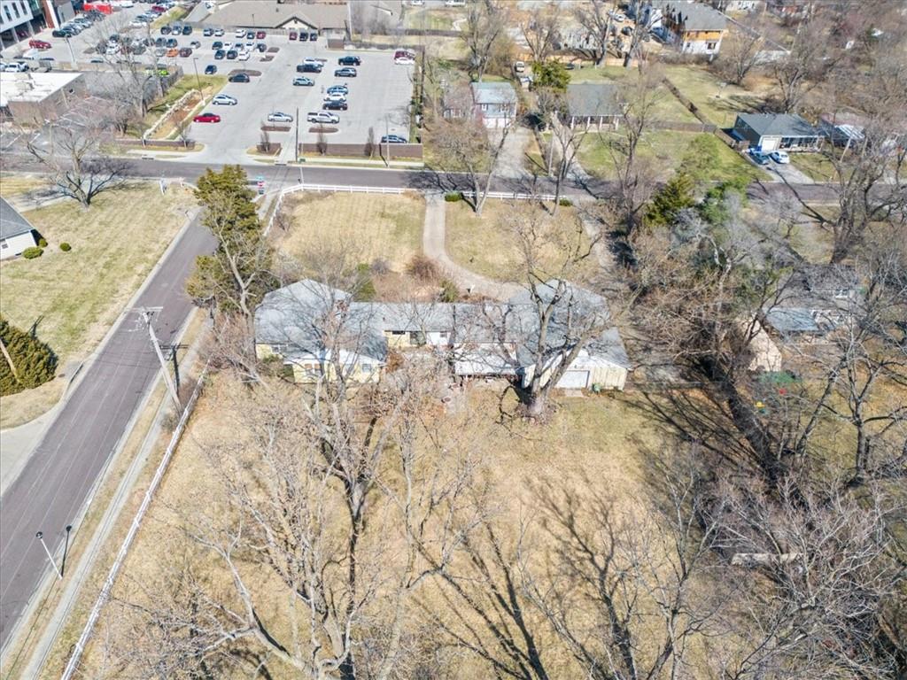 6909 West 82nd Street Overland Park, KS 66204 - Photo 3 of 10 Gallery Image 3