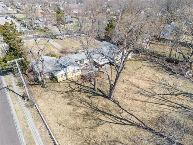 $1,350,000 | 6909 West 82nd Street, Overland Park, KS 66204
