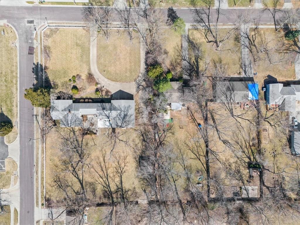 6909 West 82nd Street Overland Park, KS 66204 - Photo 7 of 10 Gallery Image 7