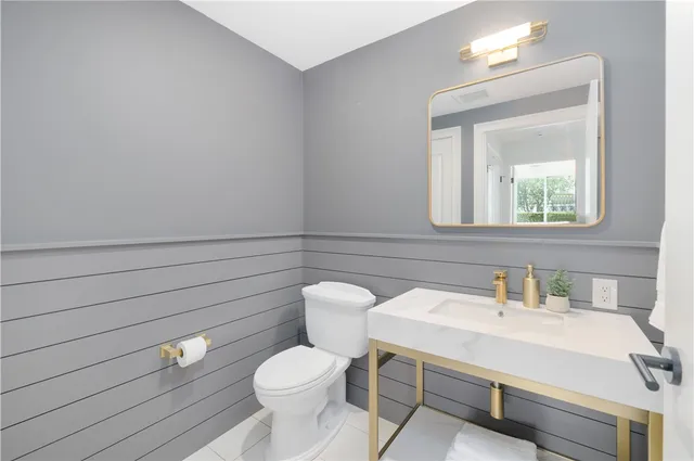 $675,000 | 1 Tower Drive, Unit 101, Portsmouth, RI 02871