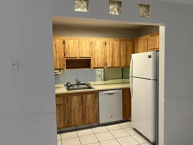 $2,000 | 3223 Northwest 102nd Terrace, Unit 3223, Coral Springs, FL 33065