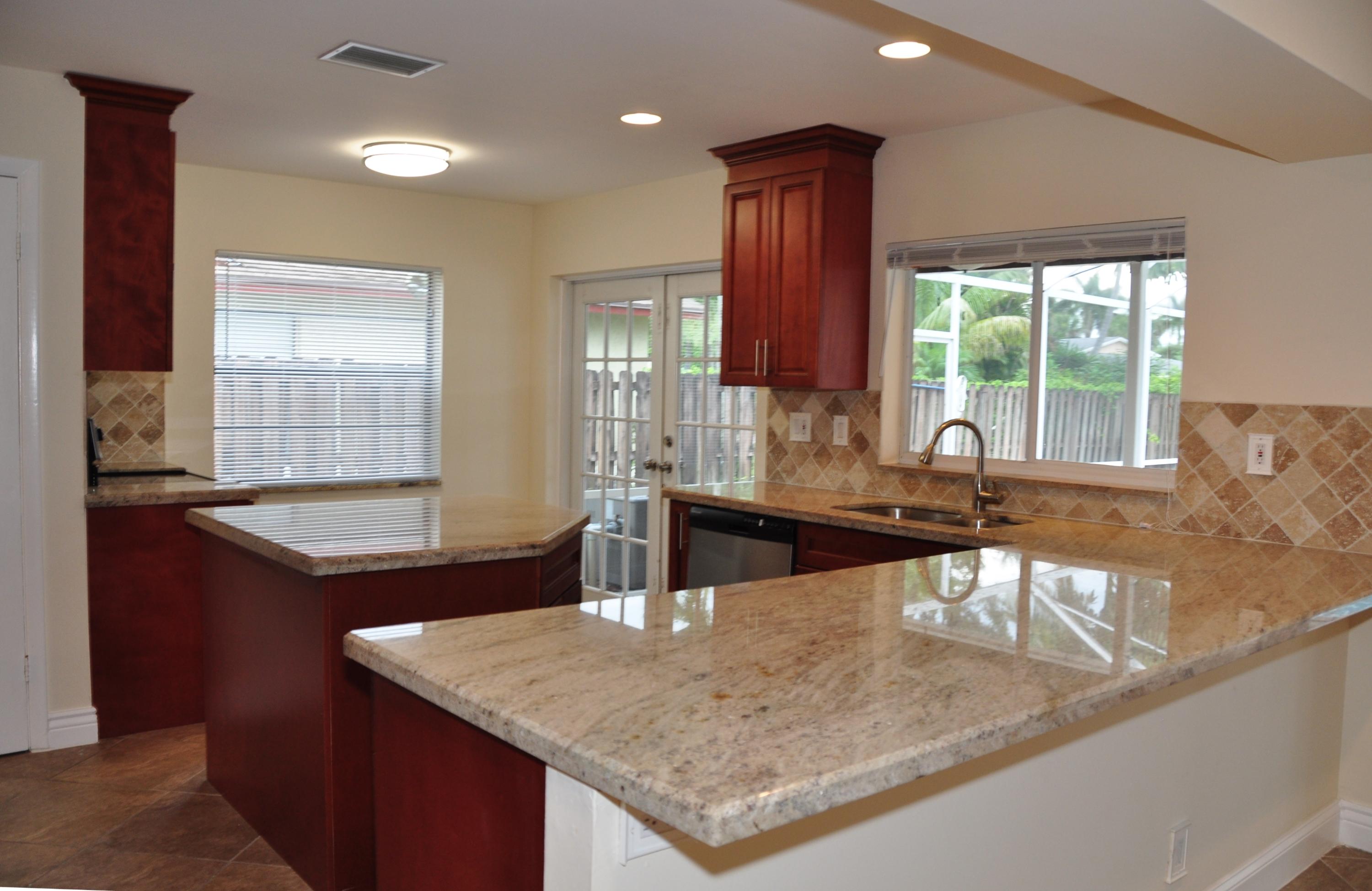 11365 Little Bear Way Boca Raton, FL 33428 - Photo 13 of 25 kitchen bar