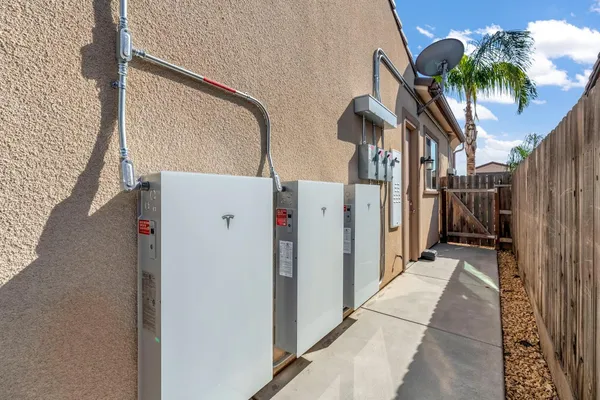 $699,777 | 3255 Roberts Avenue, Clovis, CA 93619