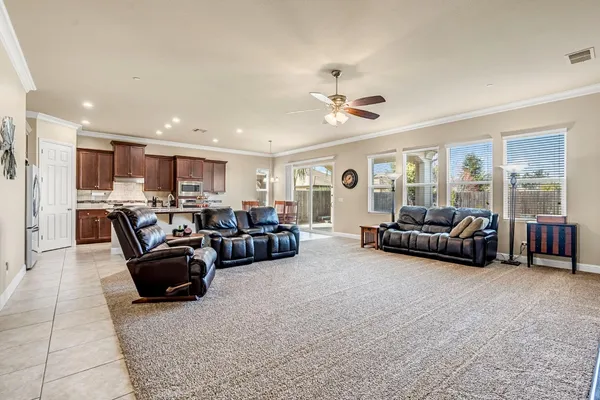 $699,777 | 3255 Roberts Avenue, Clovis, CA 93619