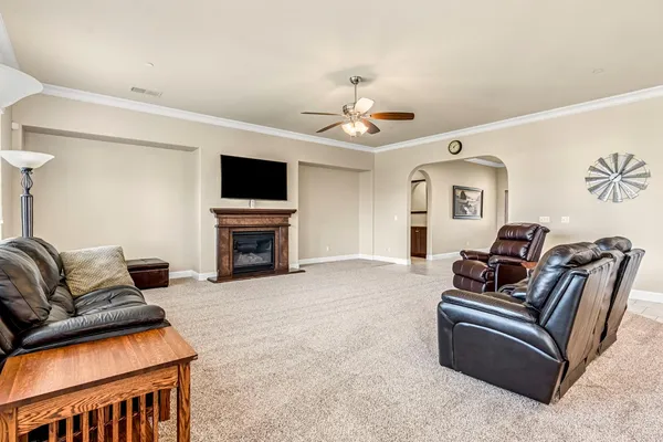 $699,777 | 3255 Roberts Avenue, Clovis, CA 93619