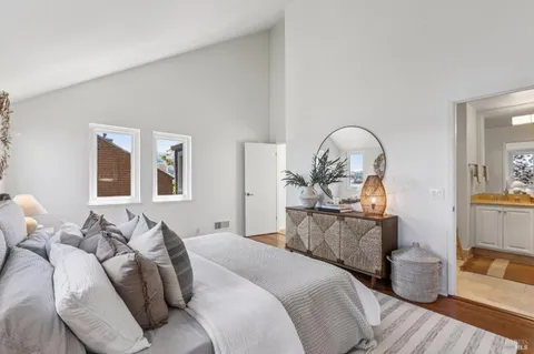 $1,300,000 | 220 Donahue Street, Sausalito, CA 94965