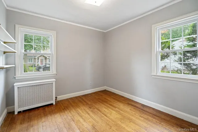 $949,990 | 28 Redwood Road, New Hyde Park, NY 11040