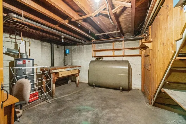 $949,990 | 28 Redwood Road, New Hyde Park, NY 11040