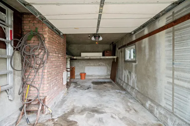 $949,990 | 28 Redwood Road, New Hyde Park, NY 11040