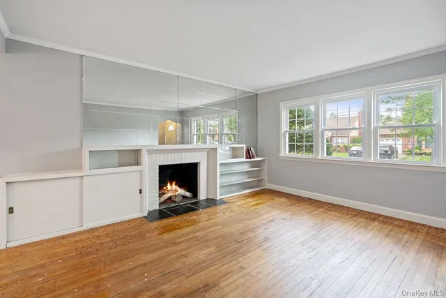 $949,990 | 28 Redwood Road, New Hyde Park, NY 11040