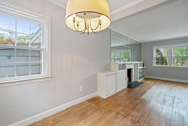 $949,990 | 28 Redwood Road, New Hyde Park, NY 11040