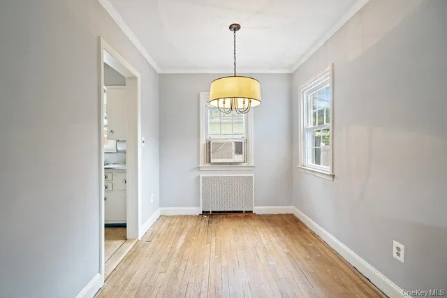 $949,990 | 28 Redwood Road, New Hyde Park, NY 11040