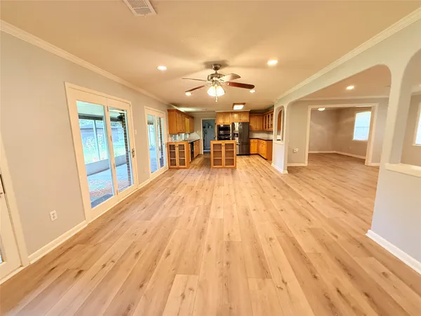 $398,888 | 204 Hillcrest Drive, Alvin, TX 77511