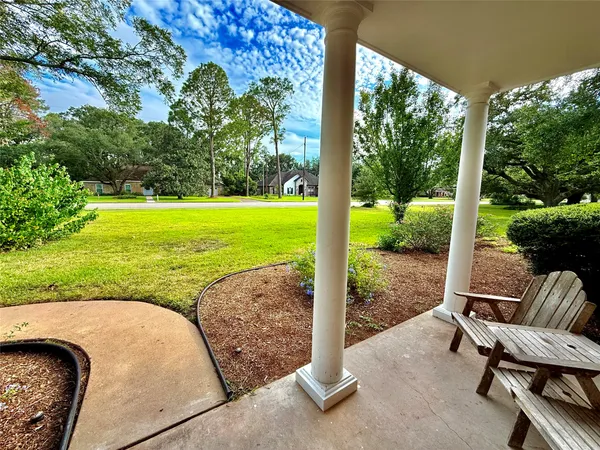 $398,888 | 204 Hillcrest Drive, Alvin, TX 77511