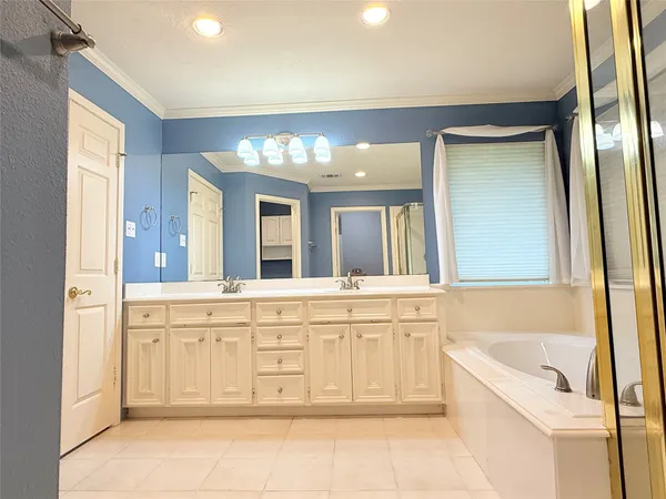 $398,888 | 204 Hillcrest Drive, Alvin, TX 77511