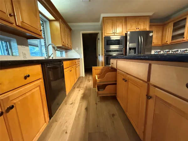 $398,888 | 204 Hillcrest Drive, Alvin, TX 77511