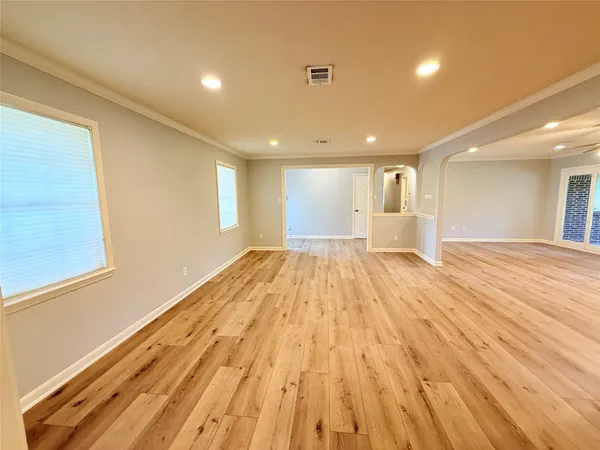$398,888 | 204 Hillcrest Drive, Alvin, TX 77511