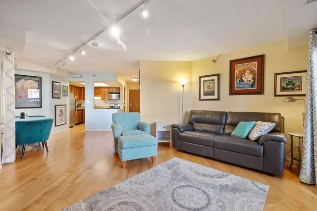 $199,900 | 20 Northeast 2nd Street, Unit P504, Minneapolis, MN 55413