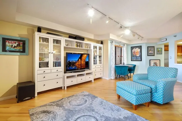 $199,900 | 20 Northeast 2nd Street, Unit P504, Minneapolis, MN 55413