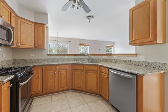 $2,545 | 2479 Stoughton Circle, Aurora, IL 60502