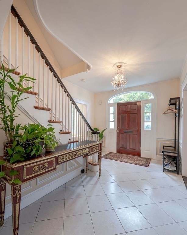 73 Ellison Park Waltham, MA 02452 - Photo 3 of 36