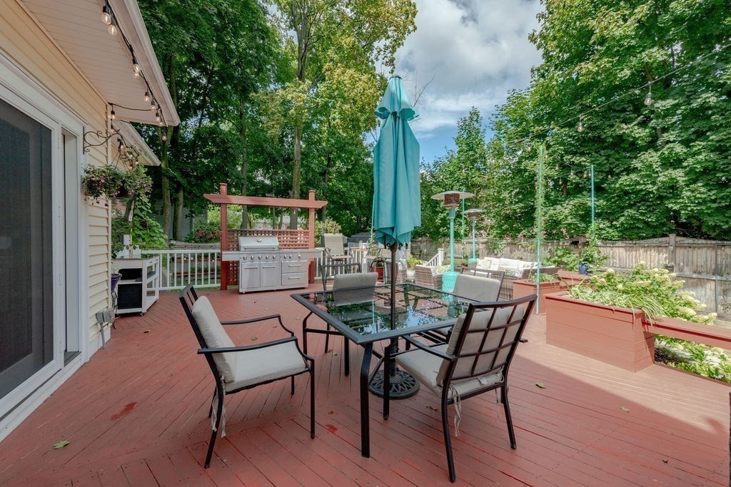 73 Ellison Park Waltham, MA 02452 - Photo 33 of 36