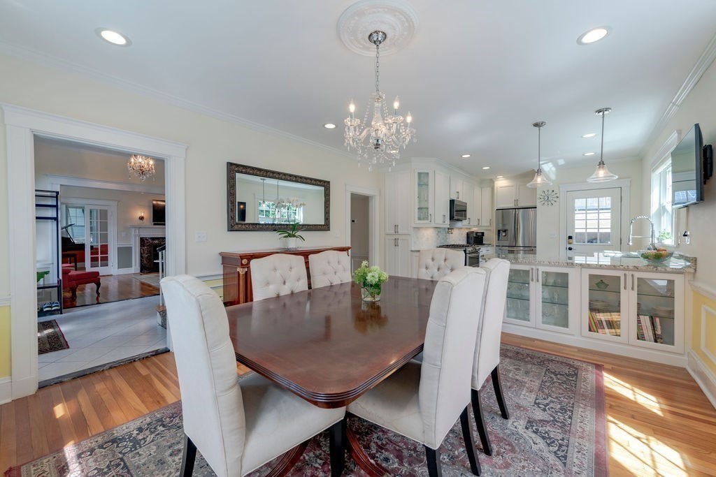 73 Ellison Park Waltham, MA 02452 - Photo 4 of 36