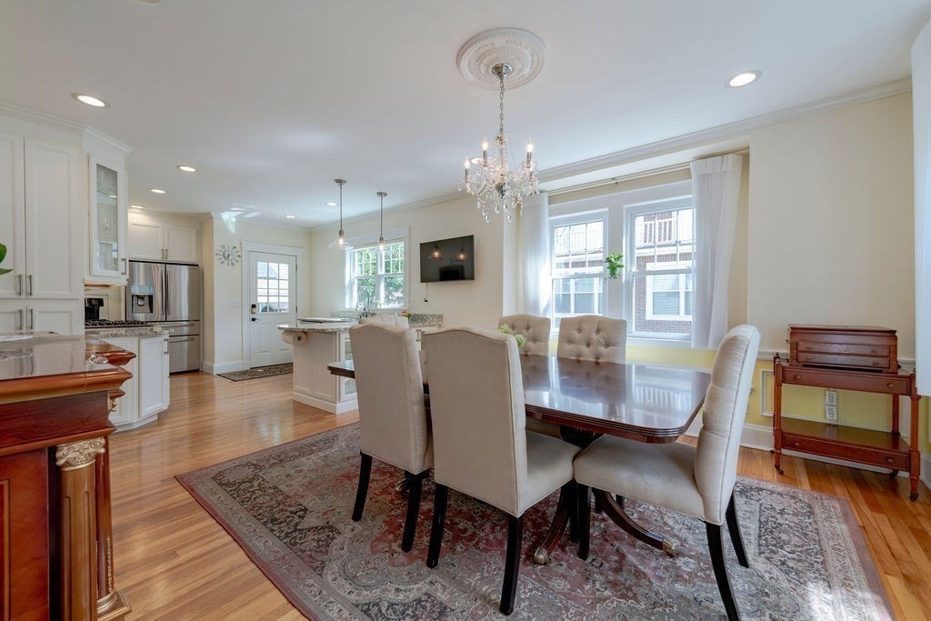 73 Ellison Park Waltham, MA 02452 - Photo 5 of 36