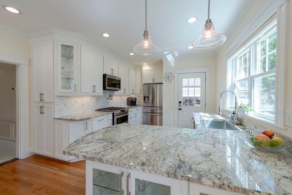 73 Ellison Park Waltham, MA 02452 - Photo 6 of 36