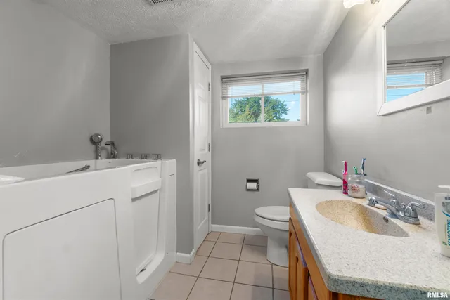 $162,900 | 501 North Wood Street, Washington, IL 61571